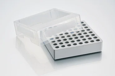 艾本德儲存盒 8 × 8, 可放置 64  個試管， 1  –  2  mL，3  件，高 53  mm，2  英寸，聚丙烯材料，可耐受最低 -86  °C，可高溫高壓滅菌，帶蓋子并具有數字字母標識
